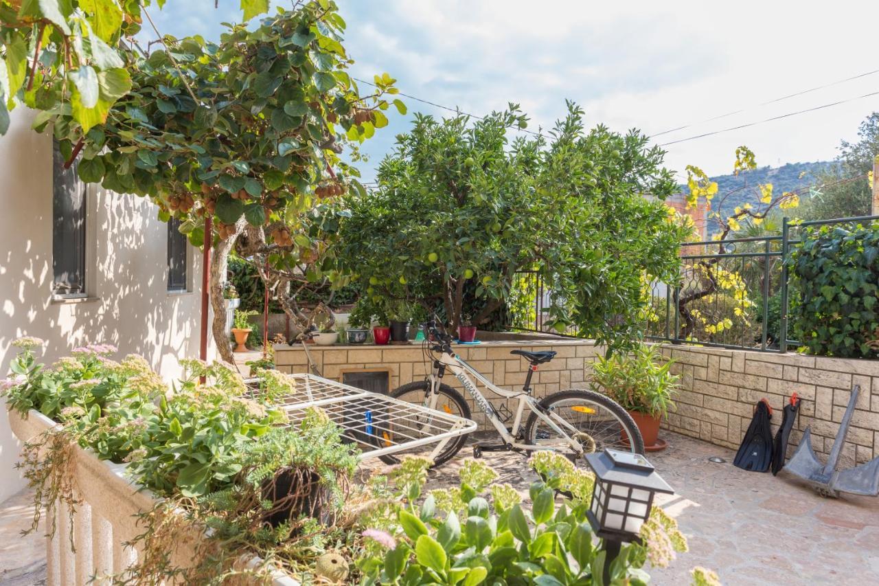 Apartments And Rooms With Parking Space Marina, Trogir - 5953 Eksteriør billede