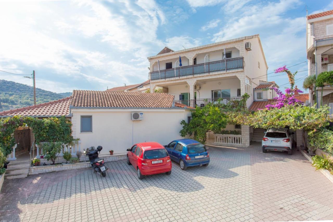 Apartments And Rooms With Parking Space Marina, Trogir - 5953 Eksteriør billede