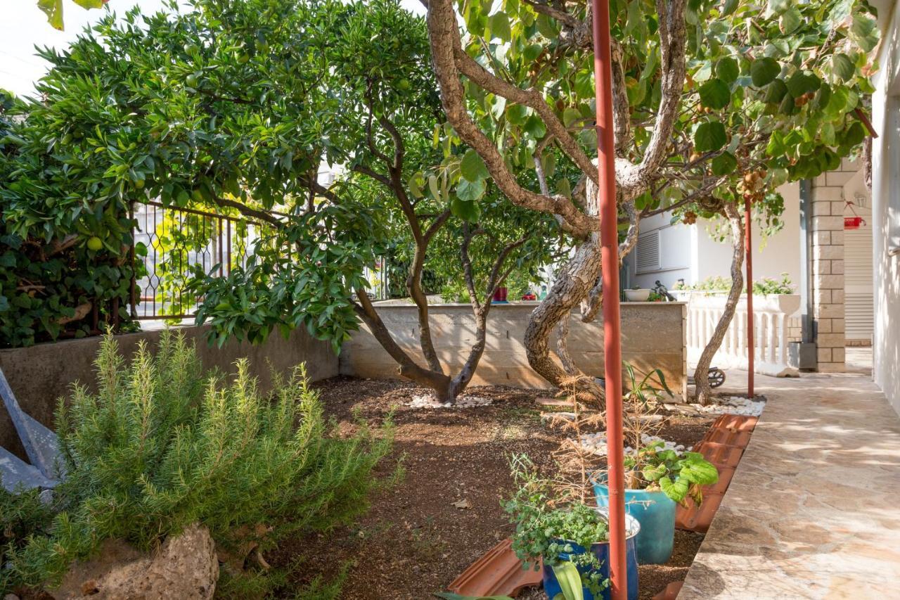 Apartments And Rooms With Parking Space Marina, Trogir - 5953 Eksteriør billede