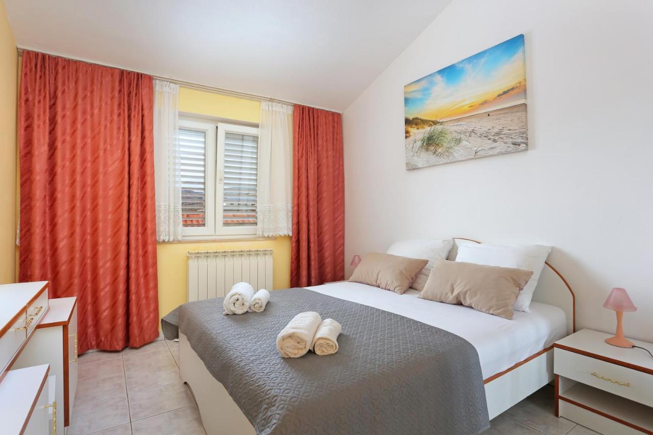 Apartments And Rooms With Parking Space Marina, Trogir - 5953 Eksteriør billede