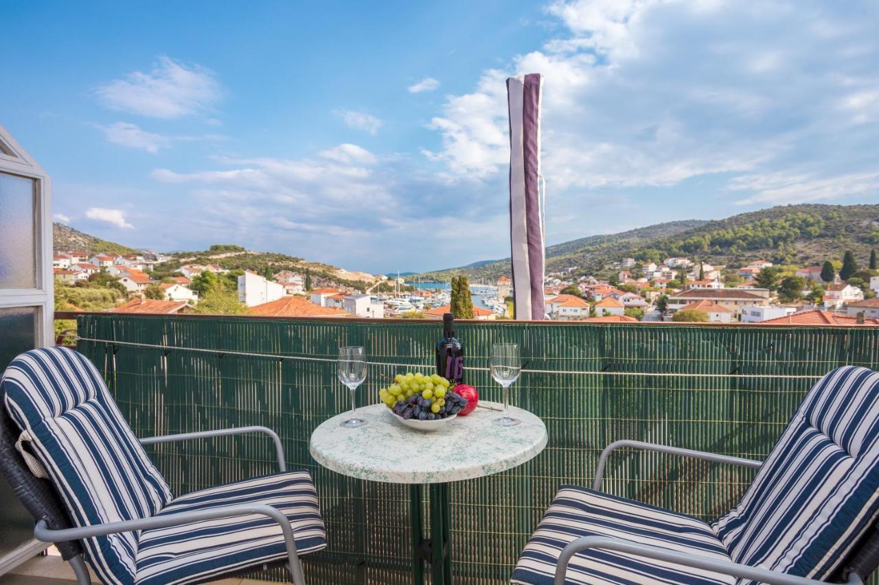 Apartments And Rooms With Parking Space Marina, Trogir - 5953 Eksteriør billede