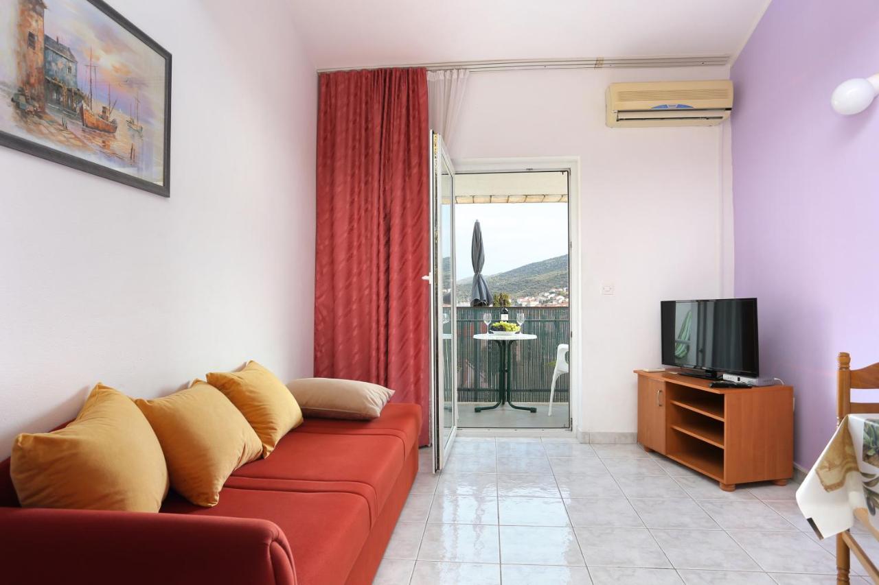 Apartments And Rooms With Parking Space Marina, Trogir - 5953 Eksteriør billede