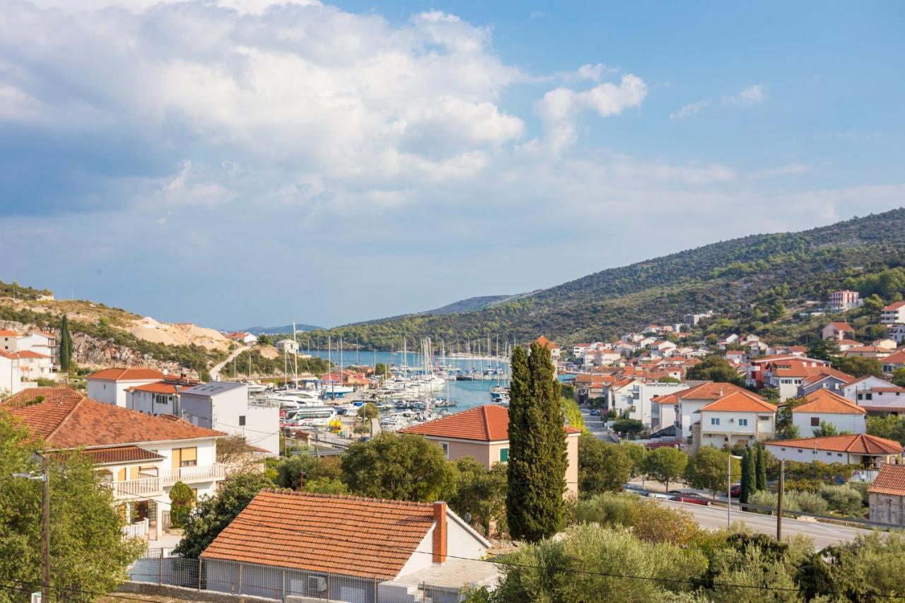 Apartments And Rooms With Parking Space Marina, Trogir - 5953 Eksteriør billede