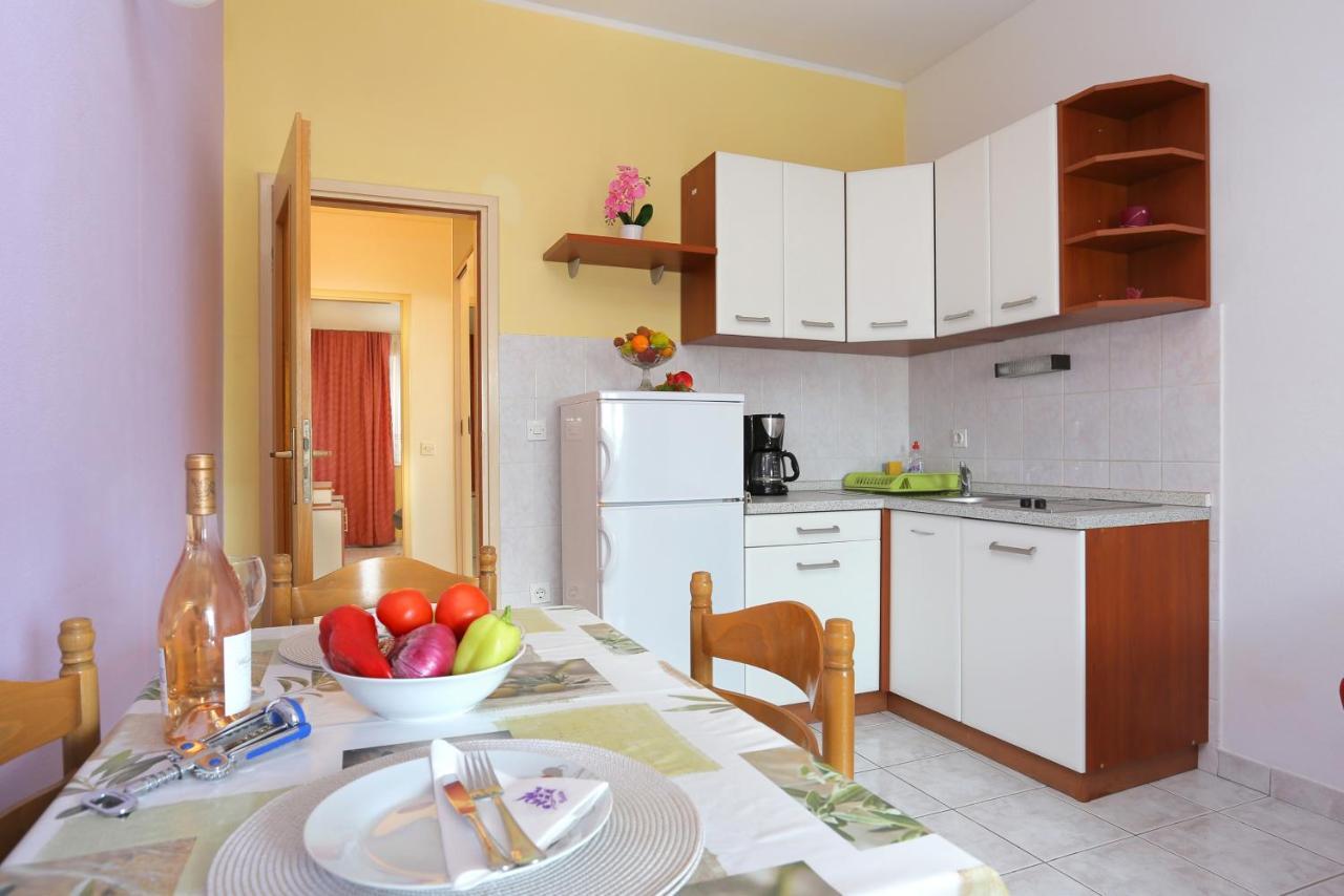 Apartments And Rooms With Parking Space Marina, Trogir - 5953 Eksteriør billede