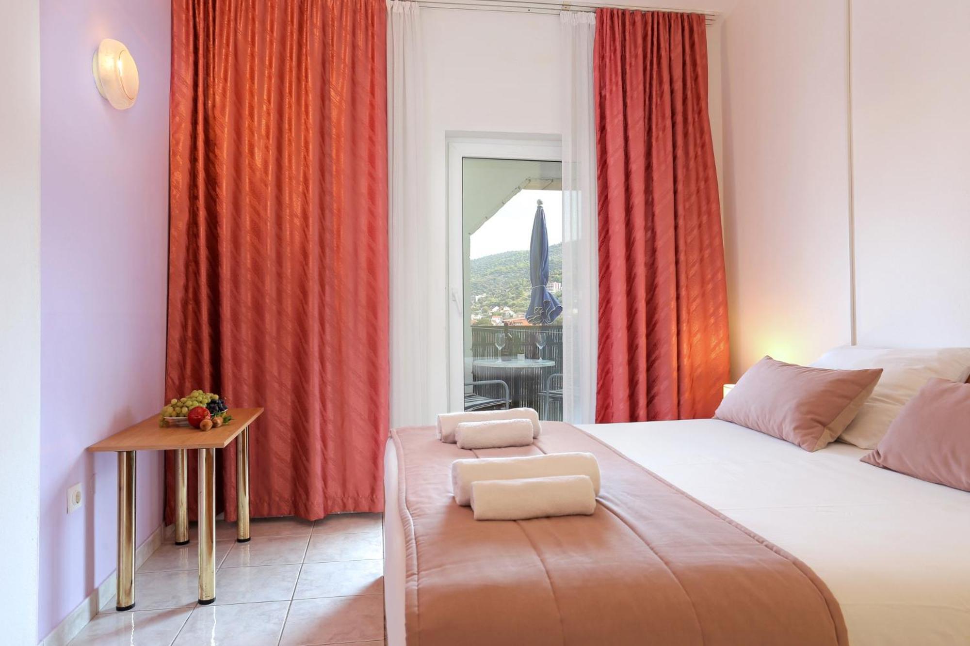 Apartments And Rooms With Parking Space Marina, Trogir - 5953 Værelse billede